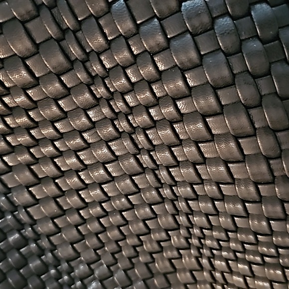 *NEW* Vegan Leather Handmade Woven Tote - Picture 4 of 7